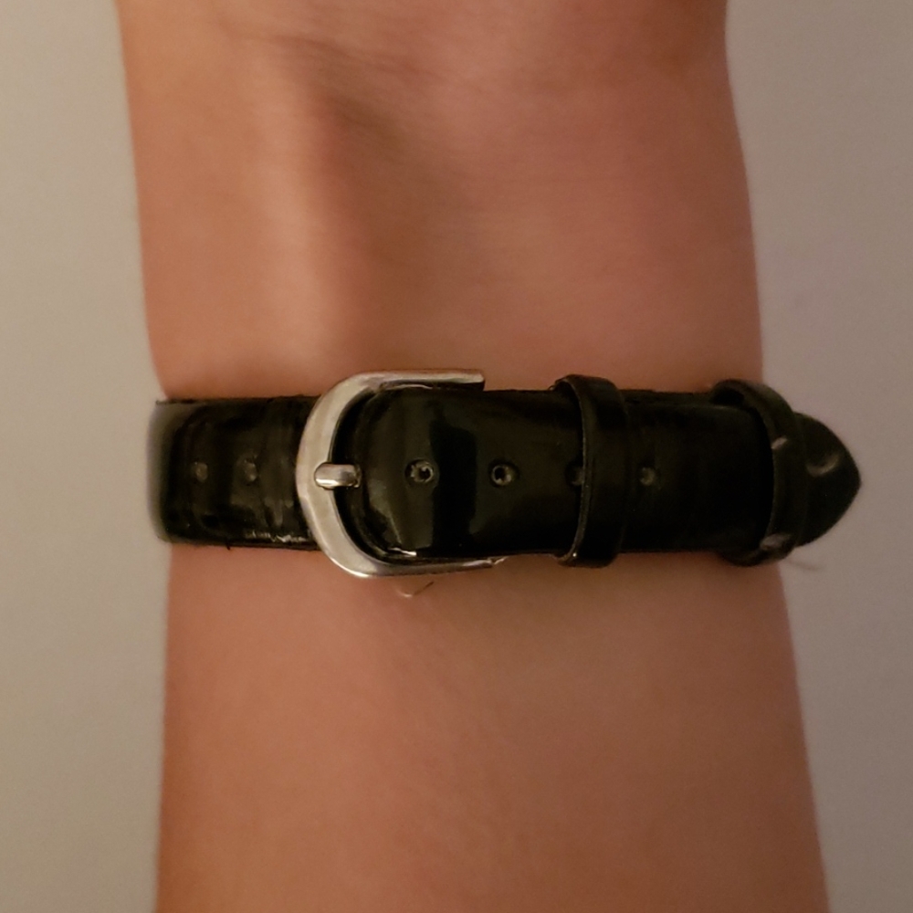 Watch - Picture 3 of 3